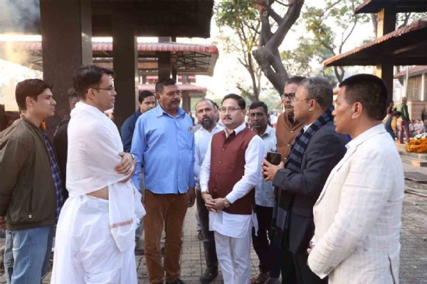 প্রয়াতের ছেলের সঙ্গে বার্তালাপ মন্ত্রী বিমল বরা, সাংসদ দিলীপ শইকিয়াদের