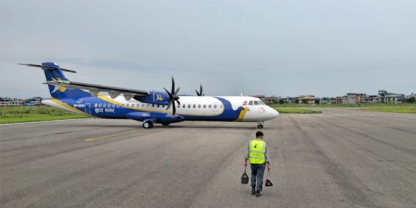 জরুরি দরজা খোলার ঘটনায় ভৈরহাওয়া বিমানবন্দরে পুলিশি পদক্ষেপ