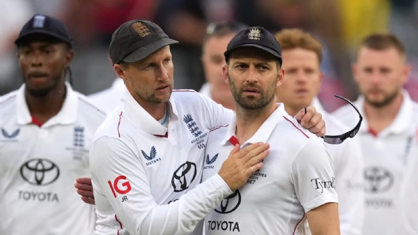 গোলাপি বলের টেস্ট না খেলার সিদ্ধান্ত নিতে যাচ্ছে ইংল্যান্ড