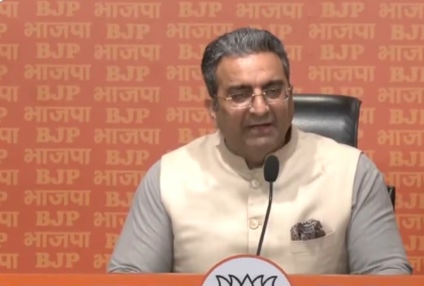 সুপ্রিম কোর্টে ভর্ৎসনার পরই মমতাকে তোপ গৌরবের