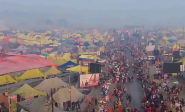 প্রয়াগের সঙ্গমে চলছে পুণ্যস্নান, নিরাপত্তা আঁটোসাঁটো প্রয়াগের সঙ্গমে চলছে পুণ্যস্নান, নিরাপত্তা আঁটোসাঁটো