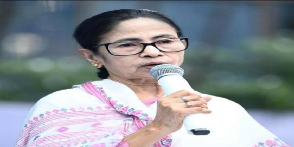 সর্বধর্মের প্রতি তাঁর ভক্তির প্রমাণ দেওয়ার চেষ্টা করলেন মুখ্যমন্ত্রী