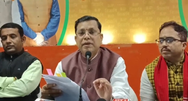 মন্ত্রীর সাংবাদিক সম্মেলন