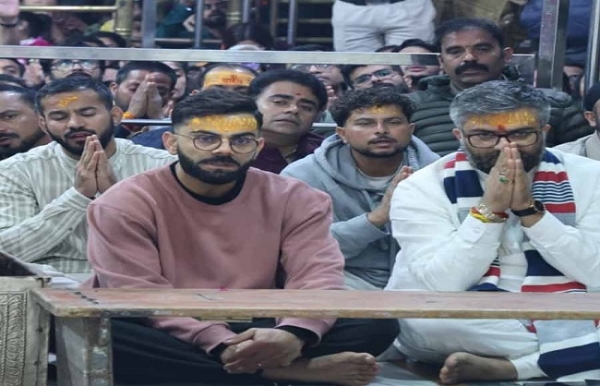 গম্ভীরের পর কোহলি, উজ্জ্বয়িনীর মহাকালেশ্বর মন্দিরে বিরাট কোহলি