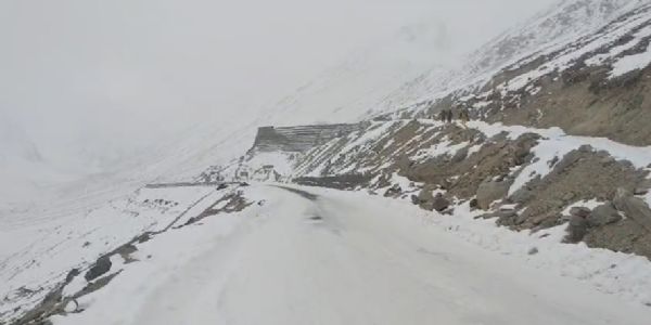 হিমাচলের উঁচু এলাকায় তুষারপাত শুরু,জারি হলুদ সতর্কতা