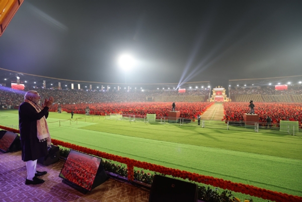 বাগুরুম্বা দহৌ-এর প্রদর্শনে অভিভূত প্ৰধানমন্ত্ৰী