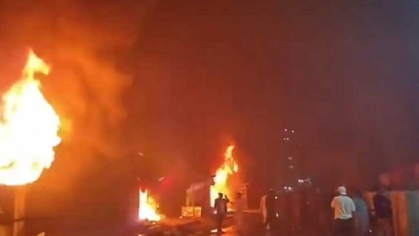 করাচির শপিং প্লাজায় ভয়াবহ অগ্নিকাণ্ড, দমকলকর্মী-সহ মৃত ছয়