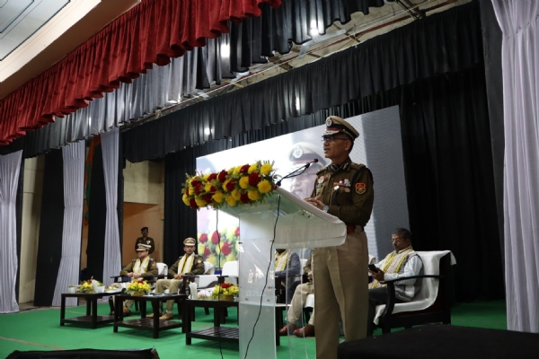 বক্তব্য রাখেন পুলিশ মহানির্দেশক