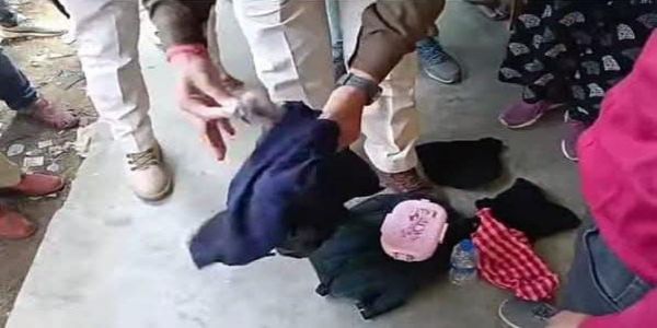 জলপাইগুড়ি রোড স্টেশন এলাকা থেকে ব্রাউন সুগারসহ গ্রেফতার যুবক, আতঙ্কে যাত্রীরা