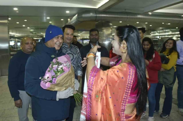 জুরিখ বিমানবন্দরে মুখ্যমন্ত্রীকে প্ৰবাসী ভারতীয়দের উষ্ণ স্বাগত-অভ্যর্থনা