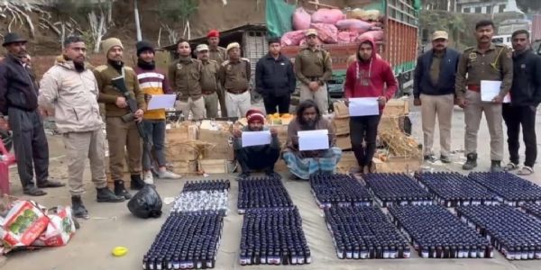 অসমের চুড়াইবা‌ড়ি‌তে বজেয়াপ্ত ২৪ লক্ষাধিক টাকার কফ সিরাপ, গ্রেফতার দুই