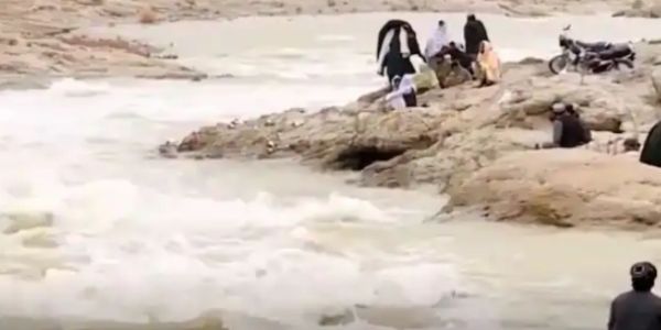 হড়পা বানে আফগানিস্তানে মৃত্যু অন্তত ১৭ জনের, আহত কমপক্ষে ১১