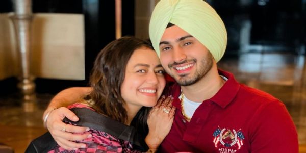 বিবাহবিচ্ছেদের জল্পনা ওড়ালেন নেহা কক্কড়, বিতর্কে স্বামীকে না টানার অনুরোধ