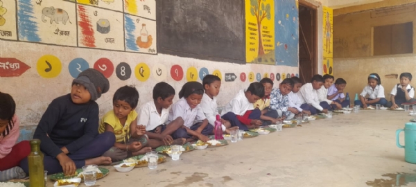 কোর্টের দিদি ভোজন কোর্টের দিদি ভোজন