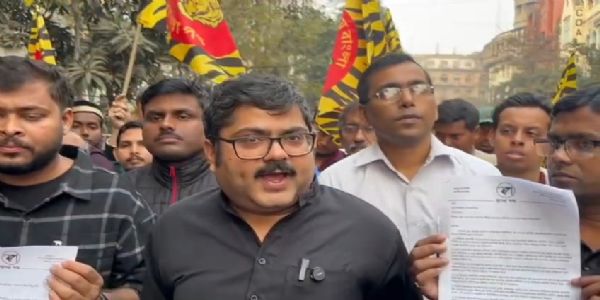 এসআইআর ও ফর্ম ৬–৭ বিতর্কে নির্বাচন কমিশনের দফতরের সামনে বাংলা পক্ষের বিক্ষোভ, সিইও-কে ডেপুটেশনসরকারকে কটাক্ষ বিরোধী দলনেতা শুভেন্দু অধিকারীর