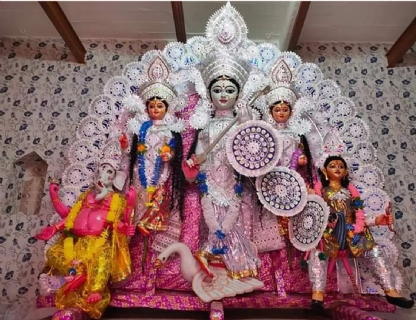 রাজ্যের ব্যাতিক্রমী সরস্বতী পূজা বাঁকুড়ার গ্রামে