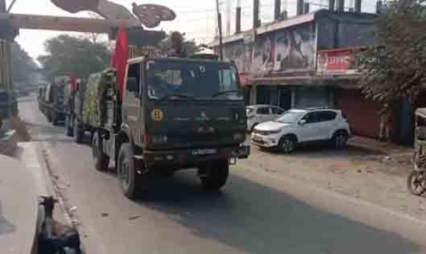 কোকরাঝাড়ে সেনাবাহিনীর ফ্ল্যাগ মার্চ কোকরাঝাড়ে সেনাবাহিনীর ফ্ল্যাগ মার্চ
