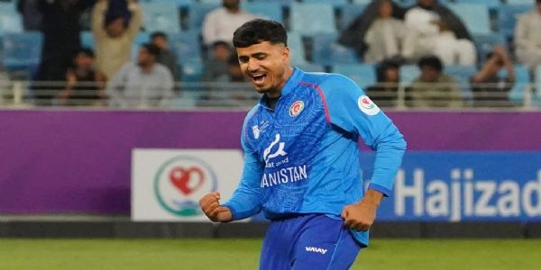 আফগানিস্তানের তৃতীয় ক্রিকেটার হিসেবে টি-টোয়েন্টিতে হ্যাটট্রিক করলেন মুজিব