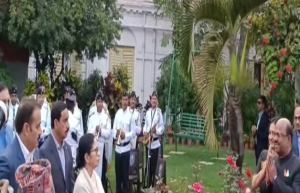 চিরাচরিত ঐতিহ্য মেনে সাধারণতন্ত্র দিবসে লোকভবনে চা-চক্রের আয়োজন চিরাচরিত ঐতিহ্য মেনে সাধারণতন্ত্র দিবসে লোকভবনে চা-চক্রের আয়োজন