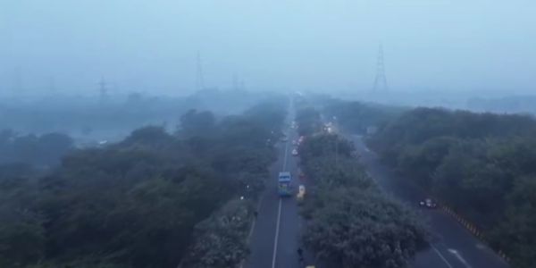 জমজমাট ঠান্ডা দিল্লিতে, শীতে কাঁপছে জাতীয় রাজধানী