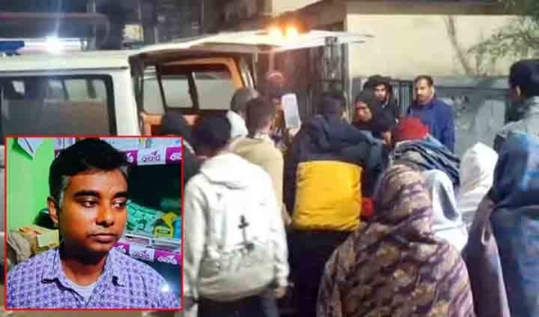 হাসপাতালে নিয়ে আসার মুহূর্ত। ইনসেটে খোকনচন্দ্র দাস (ফাইল ফটো)