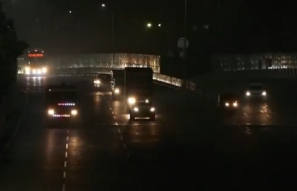 দিল্লি দূষণের কবলেই, কুয়াশায় ব্যাহত উড়ান পরিষেবা দিল্লি দূষণের কবলেই, কুয়াশায় ব্যাহত উড়ান পরিষেবা