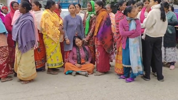 আত্মঘাতী ছাত্রী