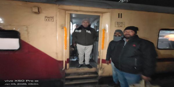 সাহিবগঞ্জ–হাওড়া ইন্টারসিটি এক্সপ্রেসে যুক্ত হল এসি সিটিং কোচ, দীর্ঘদিনের দাবি পূরণ