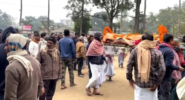 সিরাজগঞ্জে লাশ নিয়ে হিন্দুদের বিক্ষোভ