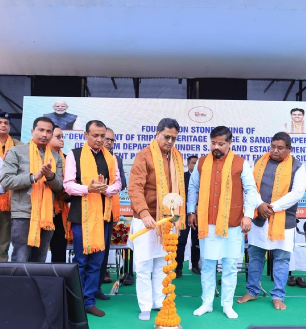 মুখ্যমন্ত্রীর অনুষ্ঠান