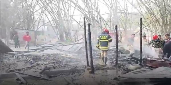 কালিয়াবরে বিধ্বংসী অগ্নিকাণ্ডে মৃত্যু তিন মাসের শিশুর, জখম দুই, ভস্ম দুটি বসতবাড়ি