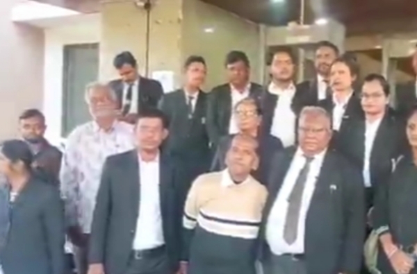 আহমেদাবাদ ও রাজকোটে আদালতে বোমার হুমকি, ছড়ালো আতঙ্ক!