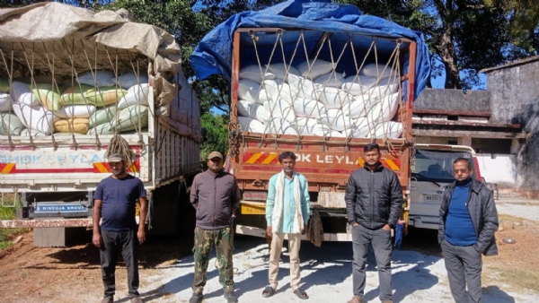 যশপুরে দুই ট্রাক থেকে ১৬০ কুইন্টাল অবৈধ ধান উদ্ধার যশপুরে দুই ট্রাক থেকে ১৬০ কুইন্টাল অবৈধ ধান উদ্ধার