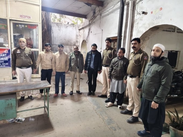 অবৈধ উচ্ছেদ অভিযান ঘিরে দিল্লিতে অশান্তি, গ্রেফতার ৫ অবৈধ উচ্ছেদ অভিযান ঘিরে দিল্লিতে অশান্তি, গ্রেফতার ৫