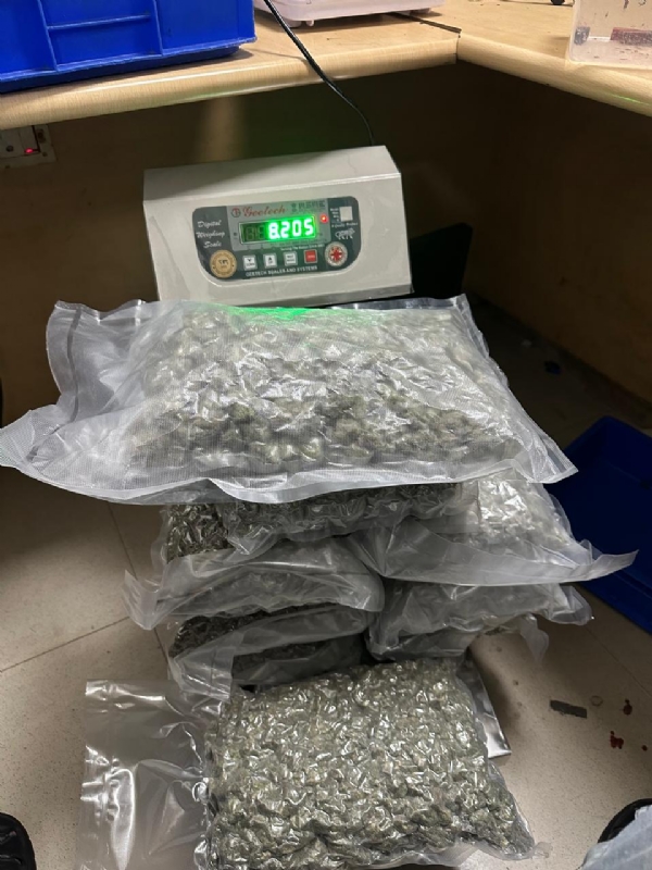 বিমানবন্দরে ৪৩ কোটিরও বেশি টাকার মাদক ও চোরাচালানের সিগারেট উদ্ধার, গ্রেফতার চার