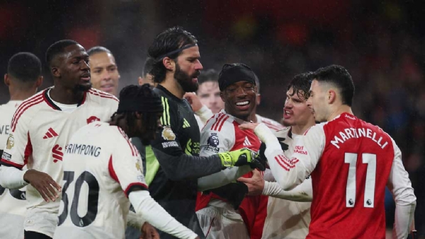 ইংলিশ প্রিমিয়ার লিগ:  লিভারপুল আর্সেনাল ম্যাচ অমীমাংসিত