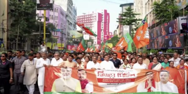নন্দীগ্রাম ও রেজিনগরের উপনির্বাচনে জয় : কলকাতায় বিজেপির বিজয় মিছিল ও শুভেন্দুর ‘ট্রিপল ইঞ্জিন’ গঠনের আহ্বান