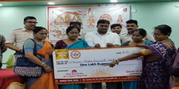 খানাকুলে ২০৯টি পুজো কমিটিকে ১ লক্ষ টাকা করে সরকারি অনুদান বিতরণ, উপস্থিত বিধায়ক সুশান্ত ঘোষ
