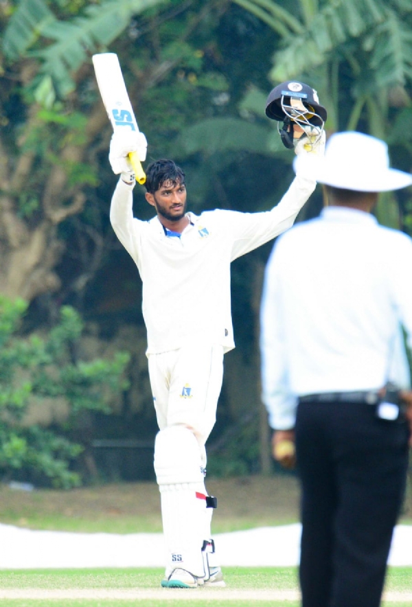 বাংলা দলের অধিনায়ক শশাঙ্ক সিং অপরাজিত ক্রিজে