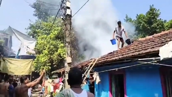 ভাট পাড়ায় আগুন