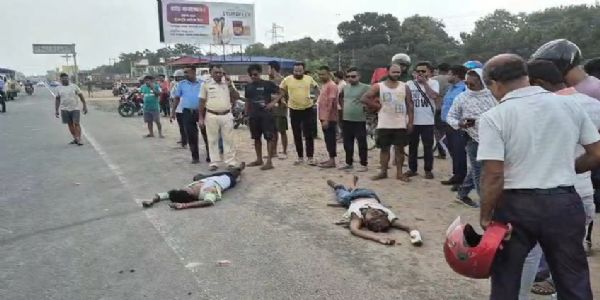 শান্তিপুরে স্কুটি ও ডাম্পারের সংঘর্ষে মৃত দুই, ঘাতক গাড়ির খোঁজে পুলিশ