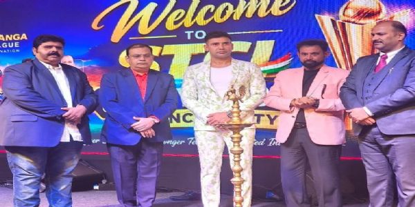 তারকাদের উপস্থিতিতে জমজমাট স্যালুট তিরঙ্গা লিগের সূচনা