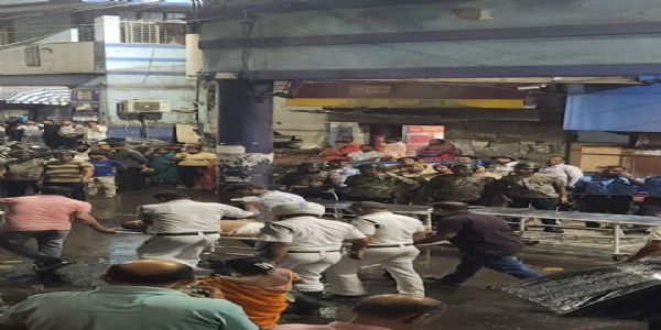 চোরবাগান পুজোয় হুড়োহুড়িতে আহত একাধিক, ২ জনের অবস্থা আশঙ্কাজনক; মেডিক্যাল কলেজে মুখ্যমন্ত্রী শুভেন্দু অধিকারী