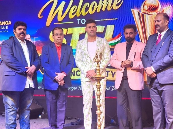 তারকাদের উপস্থিতিতে জমজমাট স্যালুট তিরঙ্গা লিগের সূচনা
