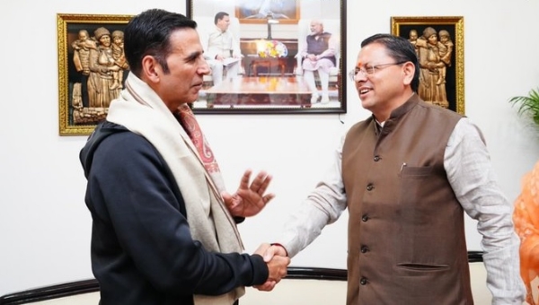 মুখ্যমন্ত্রী পুষ্কর সিং ধামির সঙ্গে সাক্ষাৎ অভিনেতা অক্ষয় কুমারের