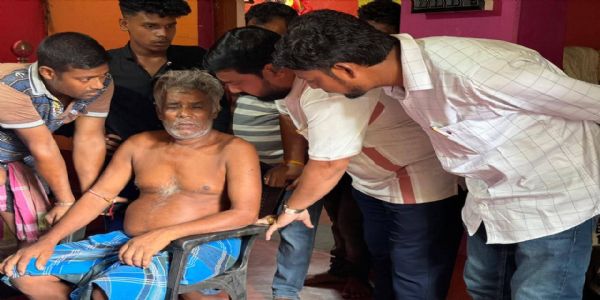 চোরবাগানের মর্মান্তিক ঘটনায় মৃত পিয়ালী প্রামাণিকের পরিবারের পাশে তিন বিধায়ক