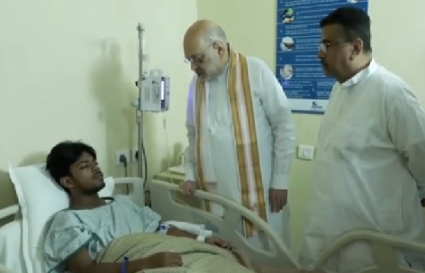 আহতদের দেখতে হাসপাতালে অমিত শাহ ও শুভেন্দু অধিকারী