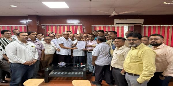 স্পঞ্জ আয়রন ও ইস্পাত শিল্পের দেড় লক্ষ শ্রমিকের পুজো বোনাস চুক্তি সই, সর্বোচ্চ ১৯ শতাংশ বোনাসের ঘোষণা শ্রমমন্ত্রীর