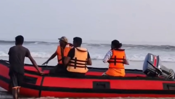 সমুদ্রে তলিয়ে গেলো সমুদ্রে তলিয়ে গেলো