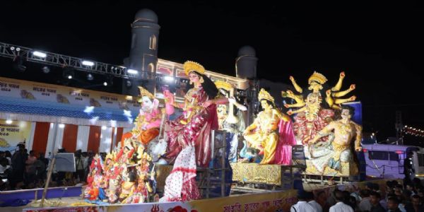 ঐতিহ্য-সম্প্রীতির মেলবন্ধনে ‘মায়ের গমন